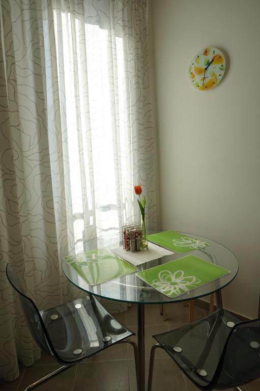 Leongargt Apartments Praha Bagian luar foto
