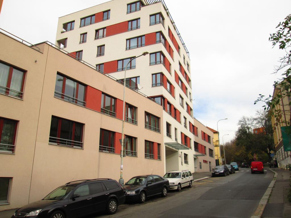 Leongargt Apartments Praha Bagian luar foto