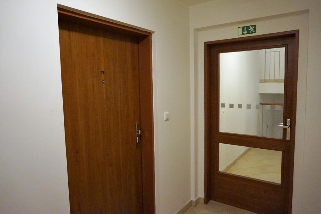 Leongargt Apartments Praha Bagian luar foto